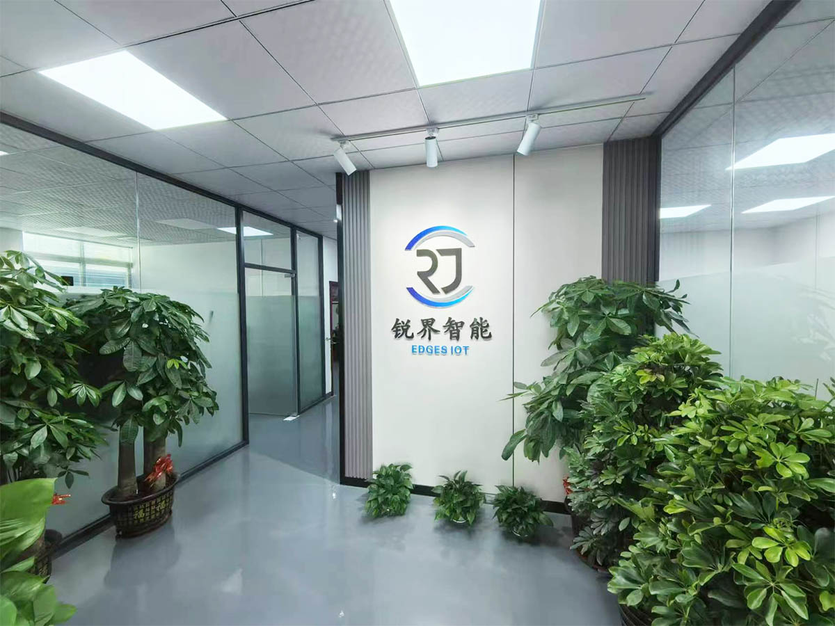 معلومات عنا